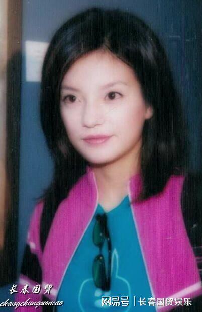 赵薇早期照片,从校园女神到影视巨星